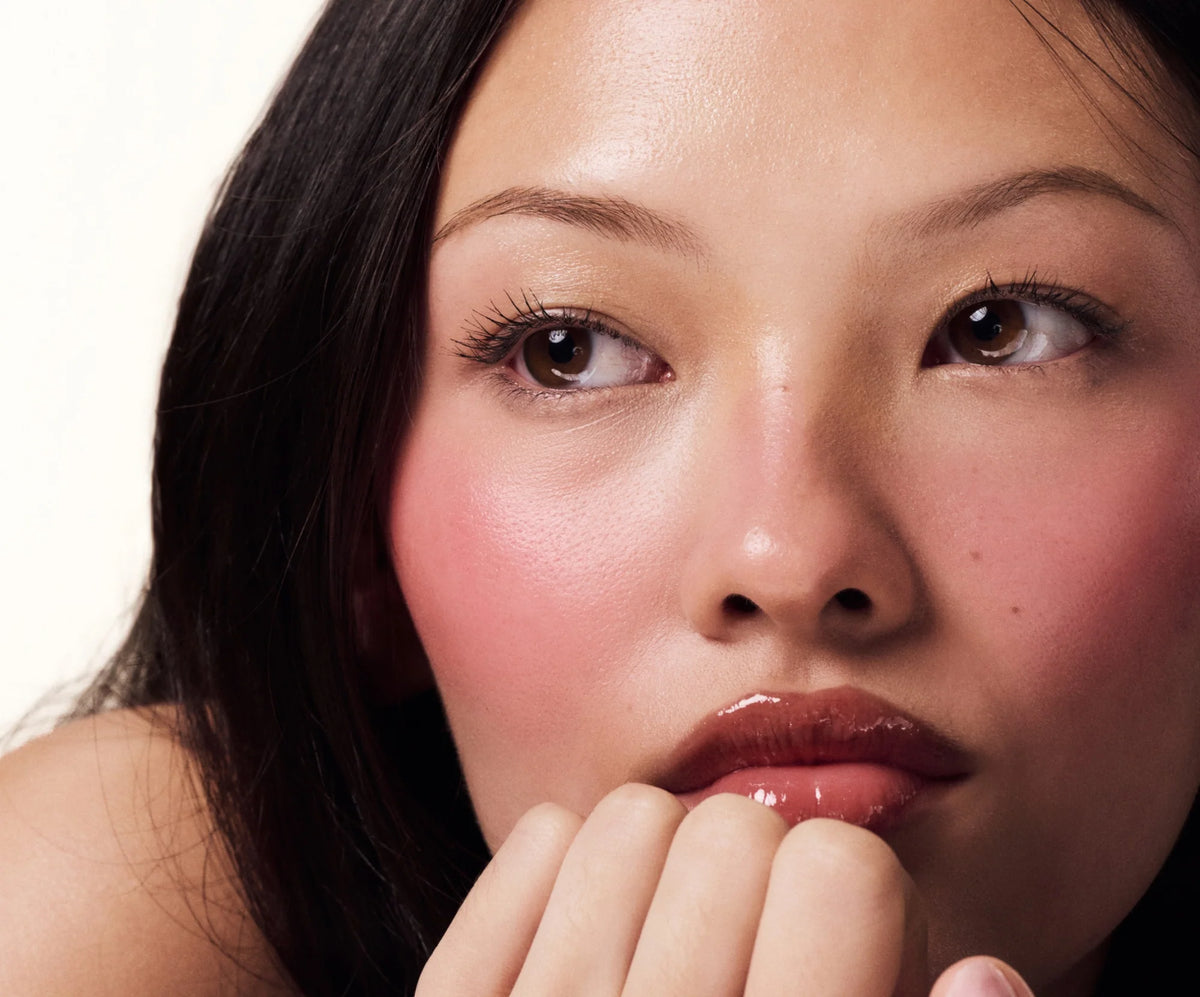 R H O D E pocket blush in Date Cake