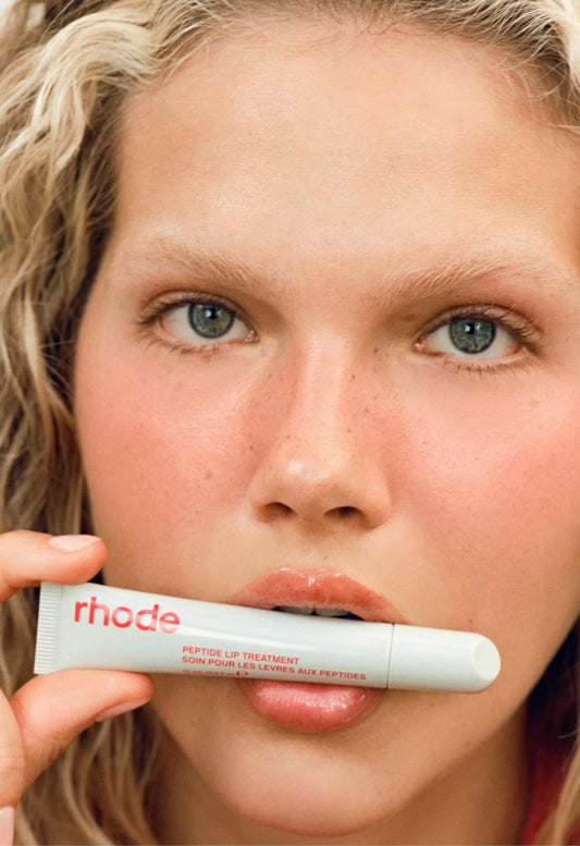 R H O D E Peptide Lip treatment In Strawberry glaze