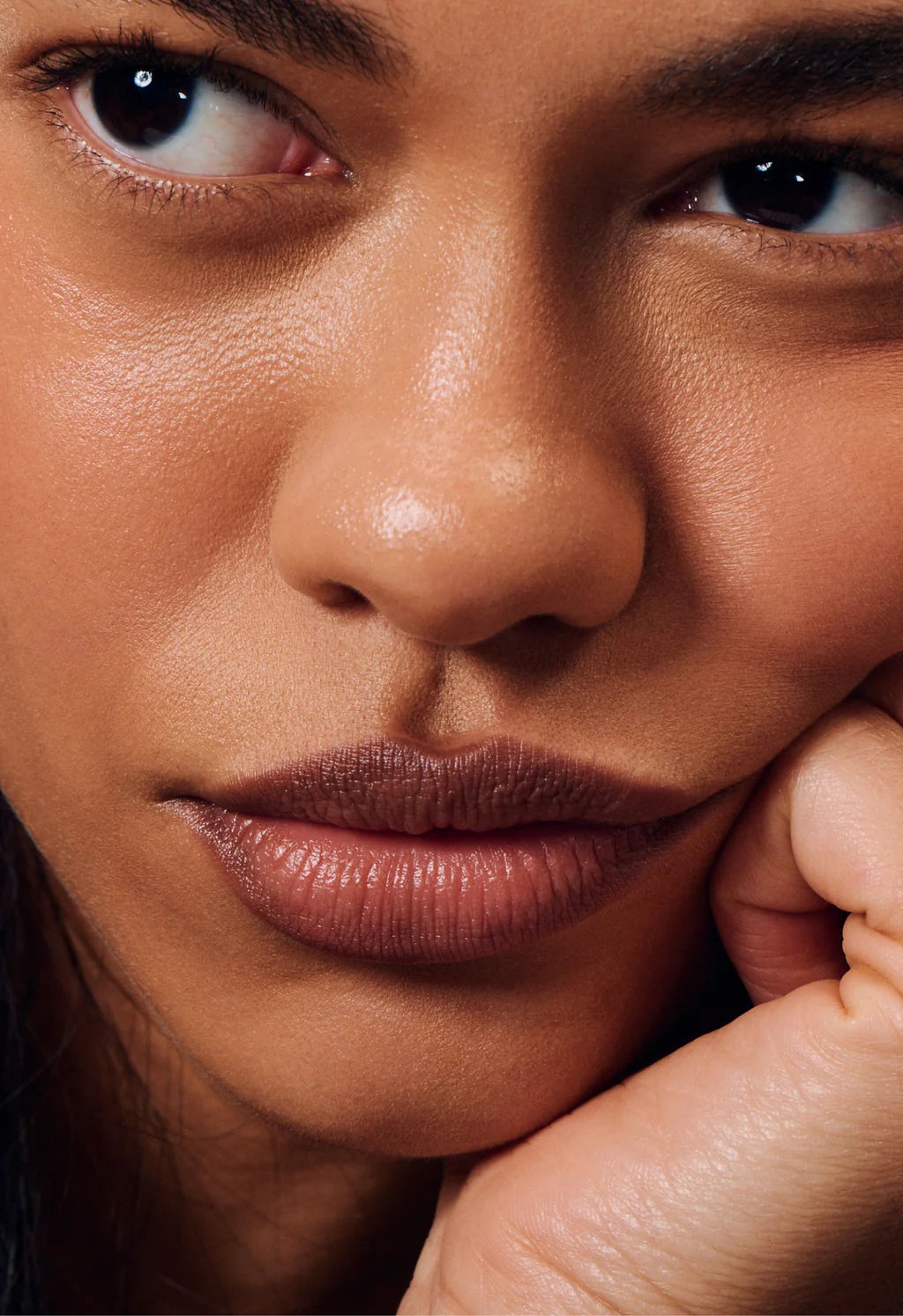 R H O D E Peptide Lip Shape In Stretch