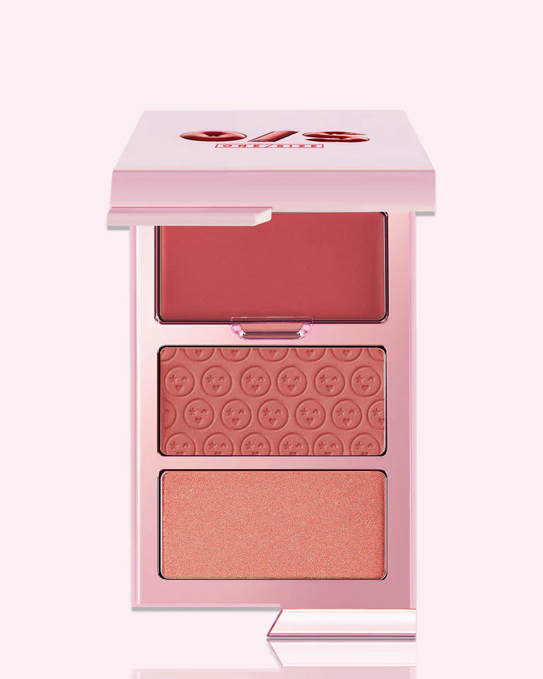 One Size Cheek Clapper 
3D Blush Trio Palette